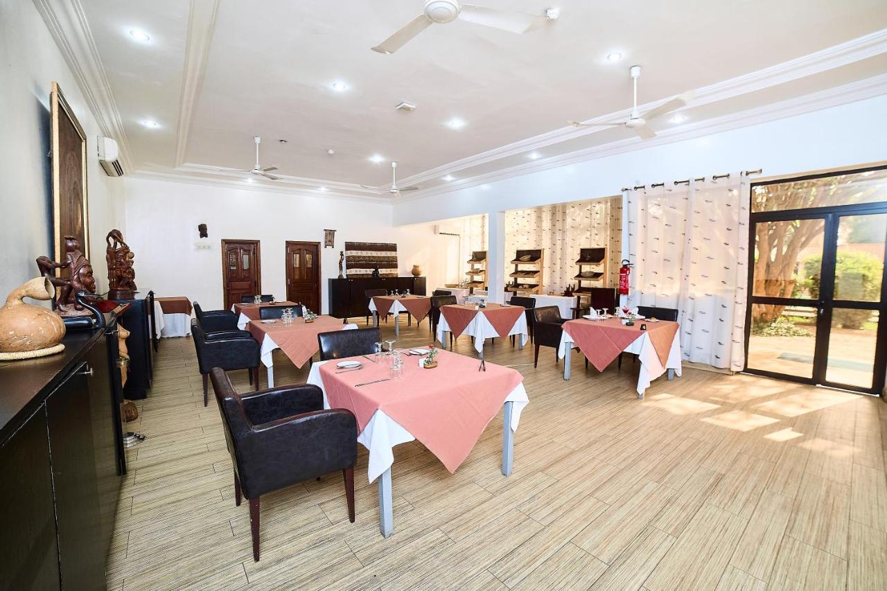 Dunia Hotel Bamako Centre ภายนอก รูปภาพ
